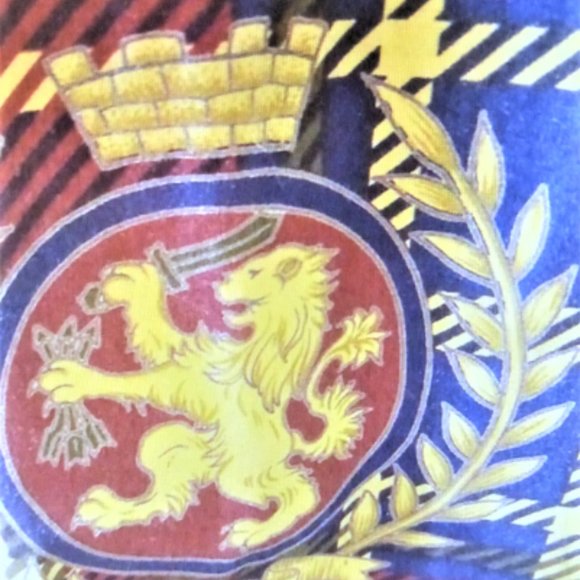 RARE Logo MEN'S Tommy Hilfiger SHIRT Size MEDIUM Lion Armor Crescent Shield - Picture 3 of 5